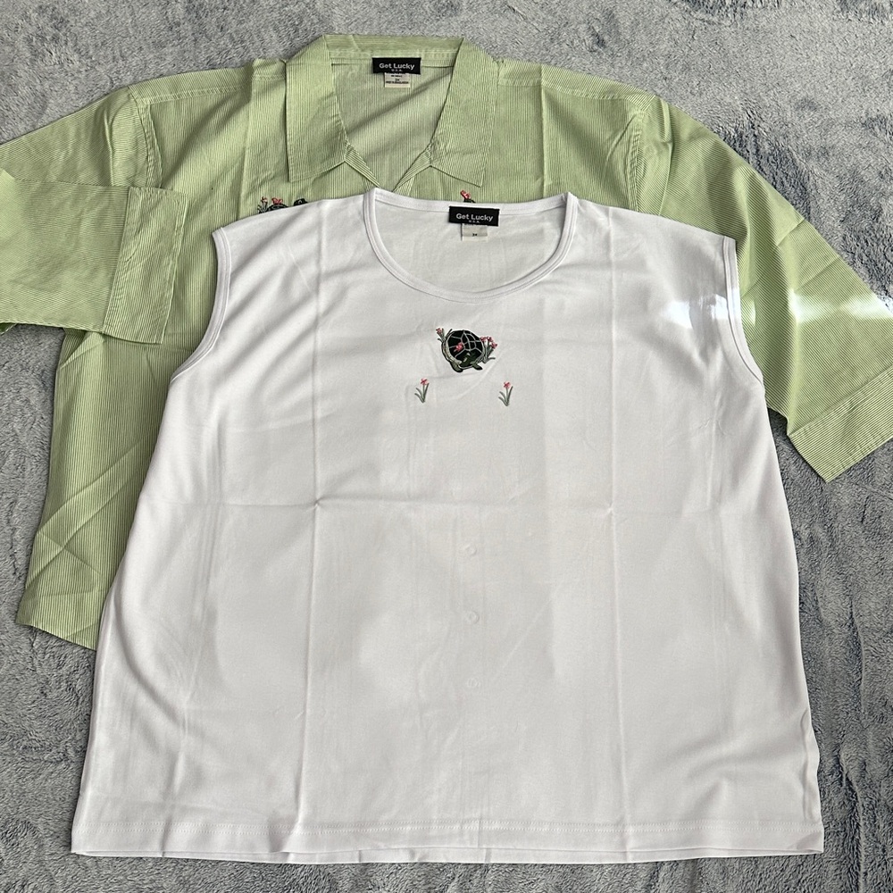Adorable Turtle Motif Green and White Button Down Shirt and Sleeveless Top - Picture 5 of 5